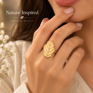 Ensemble de colliers longs à pampilles en forme de feuille pour femmes |   Bijoux élégants dorés à porter en toute occasion |   Ensemble traditionnel de boucles d'oreilles, bracelet et bague assortis - Product Image 2