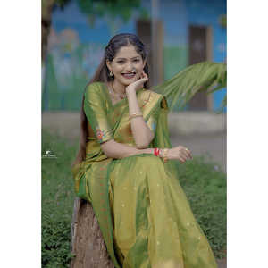 Sari en soie Paithani tissé Zari vert 650g Elite Weaves, motif Ganpati, vêtements indiens et pakistanais - Product Image 4