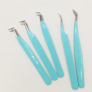 Pince à épiler professionnelle de précision avec pointes en acier inoxydable angulées, poignées lisses, emballage personnalisé pour extensions de cils et salons de beauté - Product Image 5