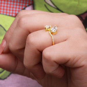 Bague Toi et Moi en or massif 14 carats avec diamant de laboratoire taille poire 1 carat, bague de fiançailles à deux pierres, bague à diamants ronds latéraux, bague ondulée - Product Image 5