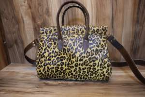 Bolso de Mano de Cuero Vacuno para Mujer, Hecho a Mano, con Cierre de Cremallera, Estilo Casual, con Cadena Decorativa, en Oferta - Product Image 3