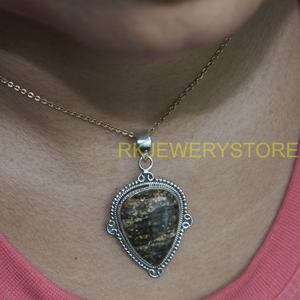 Colgante de Plata con Jaspe Oceánico Natural, Hecho a Mano, Estilo Boho Vintage, Forma de Escudo, Joyería Distintiva, Regalo Único con Piedra Preciosa para Ella, Él, Mujer, Hombre - Product Image 2