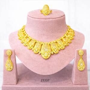 Ensemble collier et boucles d'oreilles pour femme en alliage de zinc plaqué or et argent 24 carats, style vintage classique, avec pierres en zircon - Cadeau d'anniversaire - Product Image 4