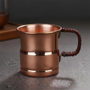 Ensemble de 2 verres en cuivre pur écologiques faits à la main avec finition lisse pour une utilisation saine de l'eau, provenant d'un fournisseur indien - Product Image 1