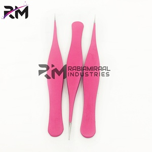 Pinzas de depilar profesionales RMI Private Label, personalizadas, puntiagudas, de acero inoxidable con recubrimiento en polvo rosa, ligeras y de lujo. - Product Image 6