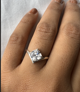 Bague en moissanite taille coussin pour femme, bague de fiançailles en or 18K/14K, bague solitaire effet diamant, bijoux minimalistes de luxe - Product Image 4