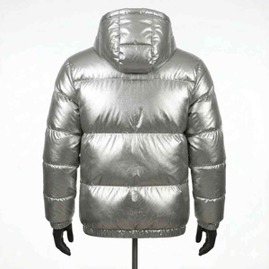 Veste matelassée pour homme en tissu PU respirant et écologique, de haute qualité, à capuche, personnalisable, pour l'hiver et les activités de plein air, style streetwear, en vente en ligne - Product Image 2