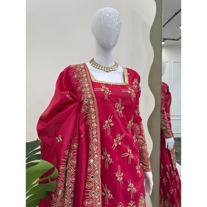 เสื้อปาร์ตี้ที่สวยงามและ Sharara พร้อม Dupatta ช่วยเพิ่มลุคชาติพันธุ์ของคุณด้วยอุปกรณ์เสริมนี้ - Product Image 1