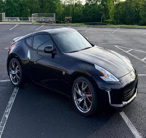 Superventas en Tendencia 2015 370Z Coupe 10k Millas 6 Velocidades Manual - Product Image 1