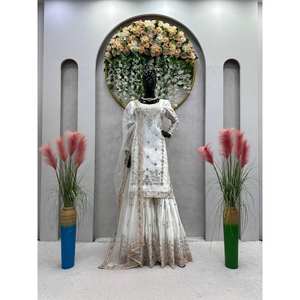 Conjunto de Fiesta con Estampado Floral, Top y Pantalón con Dupatta, Adornado con Hilos y Lentejuelas, Manga Larga para Novias - Product Image 3