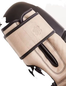 Guantes de Boxeo Profesionales de Cuero para Gimnasio, Equipo de Entrenamiento en Interiores, Guantes de Boxeo de Alta Calidad a Precio Accesible - Product Image 5