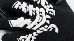 Guantes de portero de fútbol con estampado de leopardo rojo, con correa ajustable para la muñeca, protección completa para los dedos, equipo deportivo unisex - Product Image 5