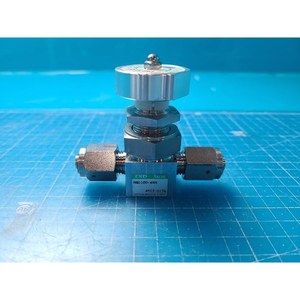 Válvula de Diafragma para Gas Ultrapuro CKD MGD10U-4RM, Usada como Pieza de Repuesto para Equipos Legacy Semiconductor - Product Image 2