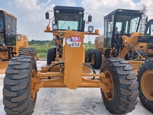เกรดเดอร์งานหนักสภาพดี พร้อมระบบเกียร์ ZF 6 สปีด และแรงดึง 90kN สำหรับงานดินและงานปรับระดับพื้นที่ - Product Image 2