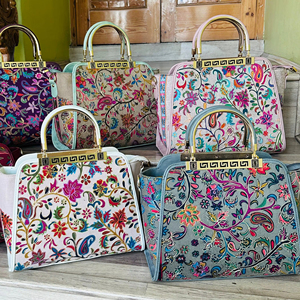Bolso Tote de Cuero Genuino Bohemio Vintage Hecho a Mano para Mujer, Bandolera para Oficina, a la Moda para Verano y Otoño, Venta al por Mayor - Product Image 1