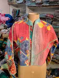 Veste bohème hippie réversible en coton Kantha matelassé, faite à la main, respirante, aux couleurs assorties - Product Image 2