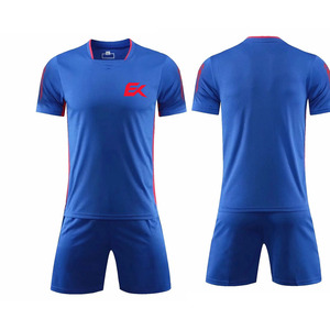 Conjunto de Camiseta de Fútbol Sublimada con Detalles en Rojo y Azul para Hombre, Manga Corta, Absorbe la Humedad, Ajuste Atlético, Uniforme de Fútbol - Product Image 1