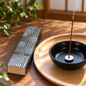 Kousaido Hyakurakukou Jasmin Japanische Räucherstäbchen 40 Stück Raucharm Sandelholz-Mischung Raumduft Großhandel Hergestellt in Japan - Product Image 1