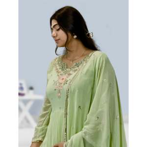 Hermoso Conjunto de Salwar Kameez de Poliéster Verde Indio/Pakistaní XL para Fiesta con Vestido, Parte Inferior y Dupatta - Product Image 3