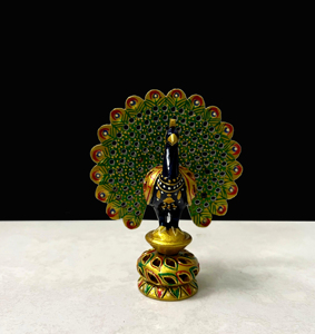 Figura de Pavo Real de Madera Pintada a Mano Estilo Bohemio Tradicional |   Estatua de pájaro india tallada con motivos calados de Rajasthan para decoración del hogar - Product Image 6