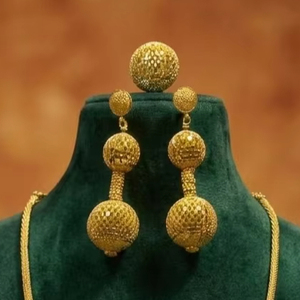 Ensemble de 4 colliers ras-de-cou de luxe faits à la main en cuivre et laiton plaqué or de haute qualité pour femme, idéal pour fiançailles, anniversaire, fête, mariage - Product Image 3