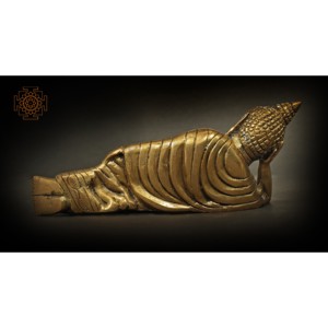 Escultura de Buda Mahaparinirvana de latón de 6 pulgadas hecha a mano, una obra de arte India única para regalar - Product Image 3
