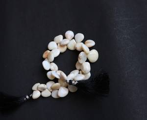 ลูกปัดโอปอลสีขาวรูปหัวใจเรียบเนียนขนาด 13-14 มม. ลูกปัดโอปอลสีขาวธรรมชาติรูปหัวใจ 8.5 นิ้ว ลูกปัดโอปอลเรียบเนียน - Product Image 1