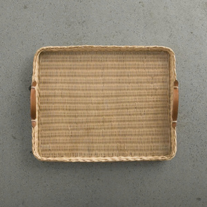 Nouveau design minimaliste idéal pour une décoration de table, plateau rectangulaire tissé à la main avec plateau en verre trempé en rotin. - Product Image 2
