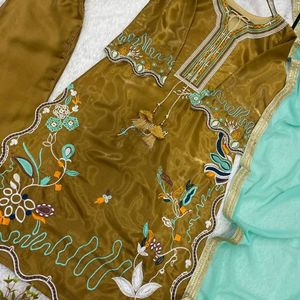 Conjunto de Kurti y Pantalón Bordado Romano de Cristal para Mujer con Dupatta de Georgette, Listo para Usar, Ropa Étnica para Fiestas - Product Image 6