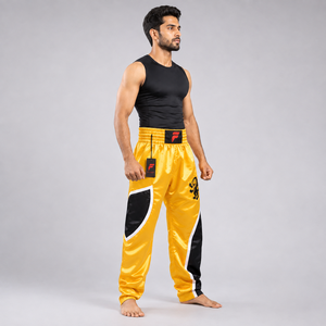 Pantalons de kick-boxing modernes offrant une construction de qualité supérieure, un confort respirant et une coupe athlétique pour les passionnés d'arts martiaux. - Product Image 4