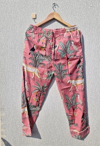 Conjunto de Pijama para Mujer con Estampado Animal Rosa, Manga Larga, Cierre de Botones, 100% Algodón, Ropa de Dormir Casual, Corte Completo, Cintura Media - Product Image 4