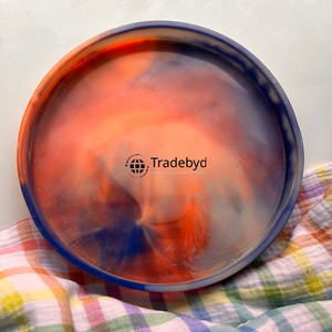 Bandeja Decorativa de Resina de Lujo Hecha a Mano de Primera Calidad, Plato de Servir Móvil para Interiores Modernos Tradebyd - Product Image 1