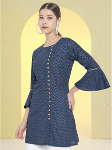 Venta al por Mayor de Kurtis Cortos con Estampado Zig Zag de Verano, Color Azul, Estilo Étnico, Casual, Cómodo y Elegante para Mujer - Product Image 2