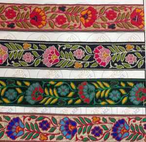 Encaje rapiyar importado con acabado impecable y calidad de tela duradera para marcas de moda. - Product Image 3