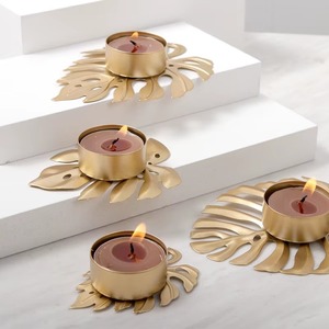 Elegante Portavelas con Acabado Dorado en Forma de Hoja, Pieza Decorativa Ideal para Decoración del Hogar en Diwali, Iluminación Festiva y Estilismo de Vanidad - Product Image 2