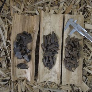 Copeaux de bois d'oud de luxe à haute teneur en résine, encens pur longue durée pour l'agarwood vietnamien, utilisation aromatique dans un brûleur d'encens - Product Image 2