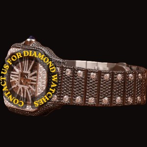 Montre-bracelet Hip Hop à quartz entièrement sertie de diamants Moissanite noirs et blancs, avec cadran en verre squelette au design élégant et boîtier carré, la plus vendue - Product Image 2