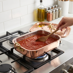 Cacerola Rectangular Premium de Cobre Martillado con Asas de Latón y Perilla de Roble para Utensilios de Cocina de Lujo y Platos de Servicio para Hoteles - Product Image 3