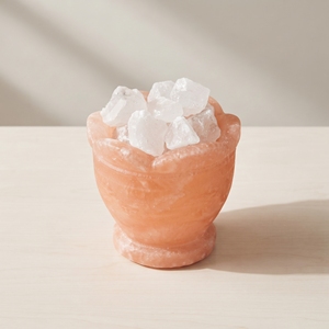 Lámpara de Mesa Artesanal de Sal Rosa en Forma de Flor, Iluminación de Cristal Tallado Natural con Trozos de Sal Blanca para Espacios Habitables - Product Image 4