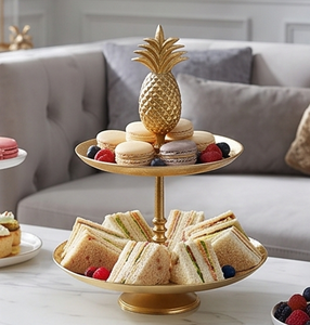 Support à gâteau à 2 niveaux en métal Golden Pineapple, plateau de présentation de desserts, plateau de service pour fêtes, design glamour, fait main, parfait pour les mariages et les anniversaires - Product Image 4