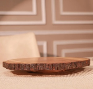 Plato Redondo de Madera para Servir con Borde de Corte Natural, Reutilizable, No Tóxico y Sostenible para Queso, Frutas y Aperitivos - Product Image 3