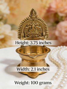 Lampe à huile traditionnelle artisanale en laiton massif plaqué or, style art populaire Lakshmi Diya, pour la décoration de la maison, du temple, des Puja et des festivals - Product Image 4