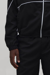 Veste coupe-vent technique noire pour homme, personnalisée, de qualité supérieure, avec passepoil, légère, imperméable, veste softshell sportive - Product Image 4
