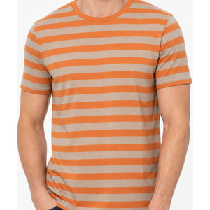 Camiseta de hombre a rayas bicolor naranja y beige al por mayor, con logo personalizado, transpirable, informal, de verano, con estampado de moda. - Product Image 2