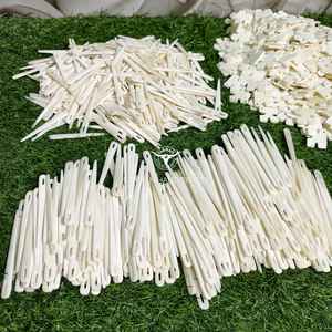 Aiguille à coudre artisanale élégante en os, outil de couture traditionnel, durable et écologique à prix abordable - Product Image 1