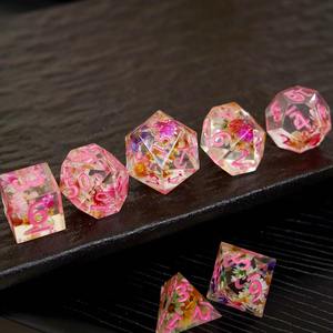 ชุดลูกเต๋าเรซิ่นสั่งทำพิเศษ สีตามสั่ง ลูกเต๋าเรซิ่นหลายเหลี่ยม สำหรับเกมกระดานมืออาชีพ ขายส่งอุปกรณ์เกม ผลิตโดยโรงงาน - Product Image 4