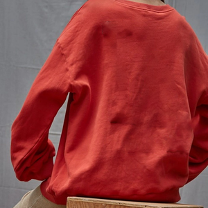 Sweat-shirt en molleton décontracté à coupe ample personnalisé, pull à col rond rouge pour femme, confort supérieur - Product Image 3