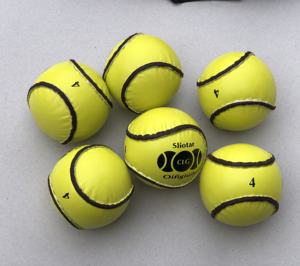 Haute qualité jaune GAA taille officielle 4 balles de squash cousues à la main CLG Logo cuir Hurling Sliotars - Product Image 4