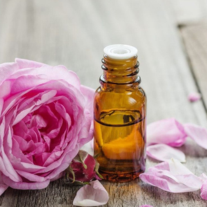 Aceite Esencial de Rosa Damascena Destilado al Vapor Natural para Aplicaciones Cosméticas y de Belleza - Product Image 2