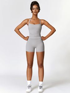 Conjunto de yoga sin costuras de 2 piezas, top corto de cintura alta y pantalones cortos de color sólido con tirantes, ropa deportiva para mujer, conjuntos de yoga - Product Image 1